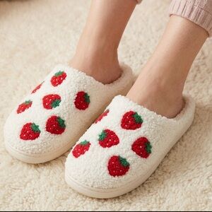 Strawberry Slippers Fuzzy Knit Size 6.5-7 Cozy White Red